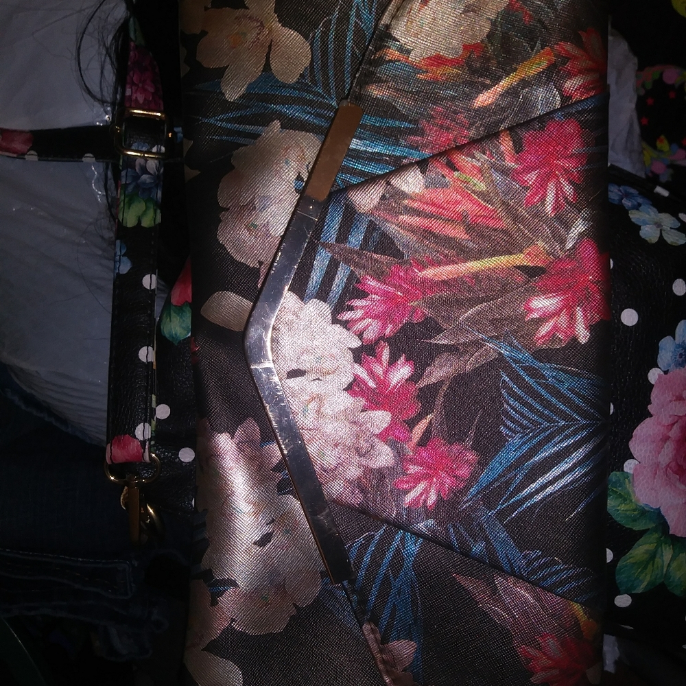 Clutch purses - Picture 4 of 4